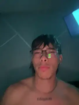 Aron_boy's Live XXX Chat