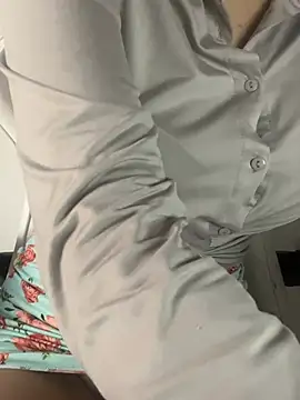 Chat +18 de DulceMya ao vivo