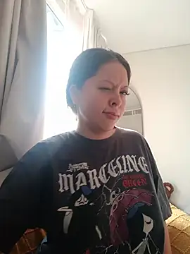 Clara_Belle Chat XXX in diretta