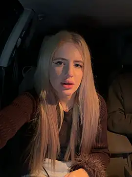 Pokazy przed kamerką – Holly-Glamour