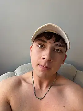 OLIVER_K Adlı Modelin Canlı XXX Sohbeti