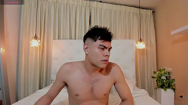 Lycan____ Live XXX Chat