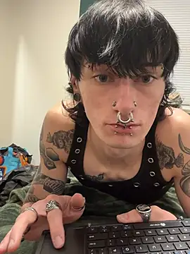 Chatroom XXX en direct de GothSadist