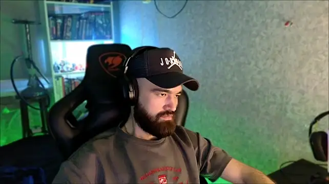 XXX chat uživo modela _Serious_Man