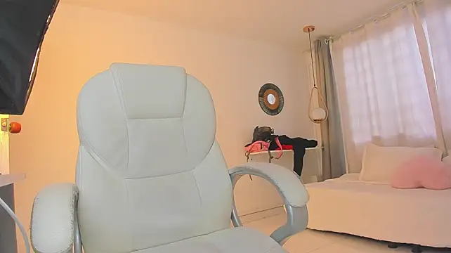 XXX chat uživo modela yara_rose
