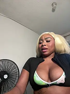 XXX chat uživo modela Roxxi_Boom