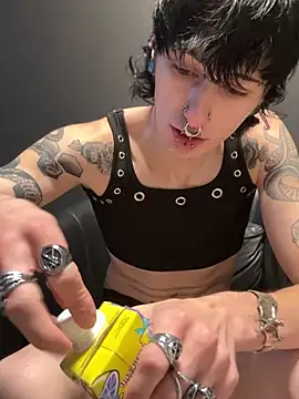 XXX chat uživo modela GothSadist