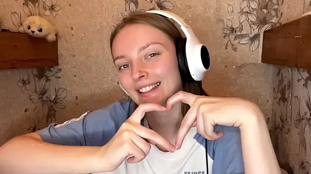 EmyMiu XXX чат на живо