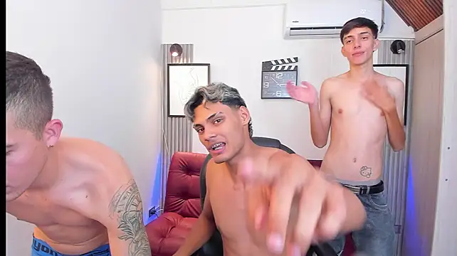 Seductive_BoysW élő XXX-chatje