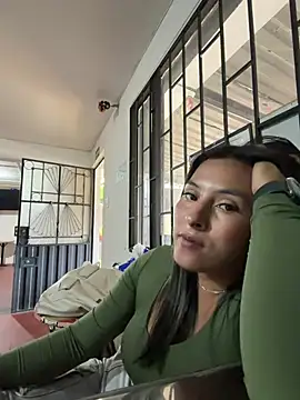 Cami_Leon2 Adlı Modelin Canlı XXX Sohbeti