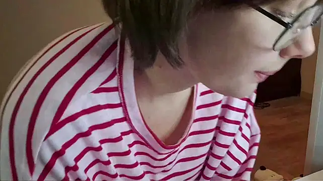 ExitedTroth's Live XXX Chat
