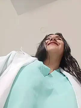 دردشة CAROLINE__07 الجنسية المباشرة