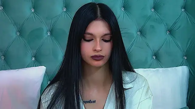 BeverlyMost লাইভ XXX চ্যাট