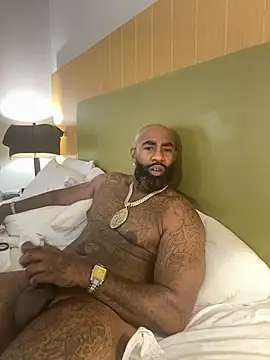 QHefner52 Live XXX Chat