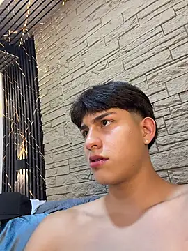 Chatroom XXX en direct de Lander_Cruz