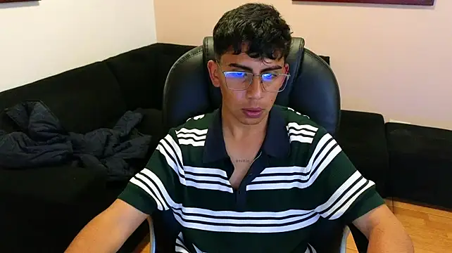 xdarwin33 Live XXX-chat