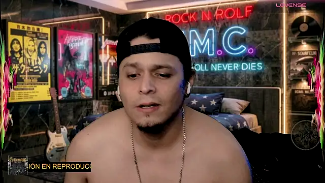 chino_roz Adlı Modelin Canlı XXX Sohbeti