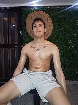 Axel_Romanov 即時 XXX 聊天