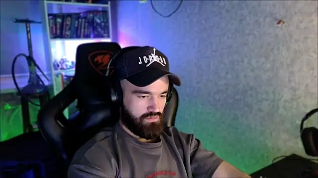 _Serious_Man live XXX chat