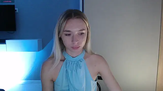 Emily_Hartt 라이브 XXX 채팅