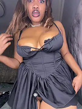 Chatroom XXX en direct de MissPradaa