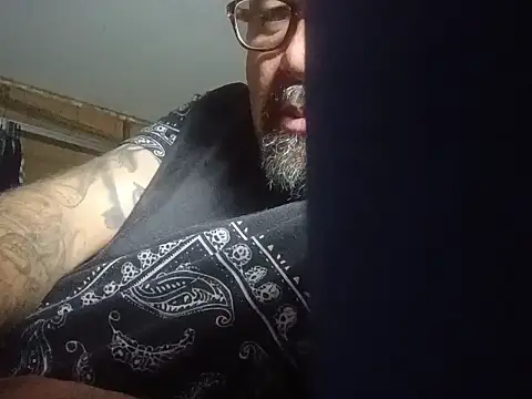 צ'אט XXX בשידור חי של DickNasty6908