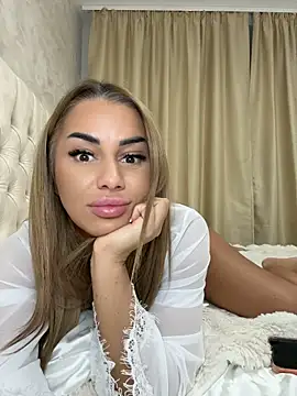 XXX chat uživo modela KirstieVegas