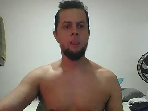 Chatroom XXX en direct de TRIISTAN_KING10