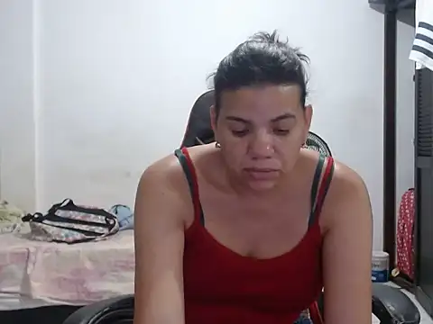 Adriana_0312 Adlı Modelin Canlı XXX Sohbeti