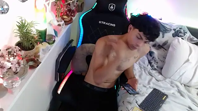 Kevinjchan1 Live XXX Chat