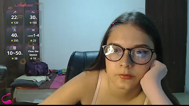 Chatroom XXX en direct de MadieeLorez