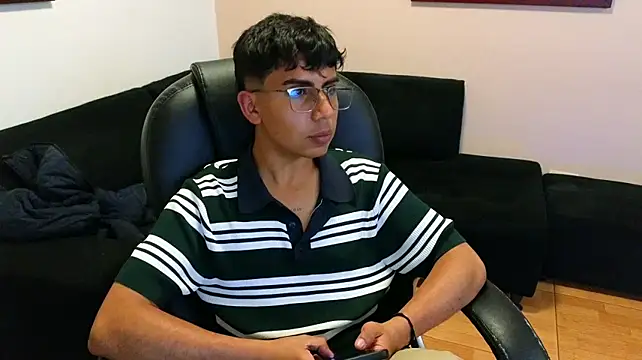 xdarwin33 live XXX chat