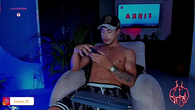 Chat XXX en directo de Ken_Boss