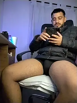 צ'אט XXX בשידור חי של BadboyX333
