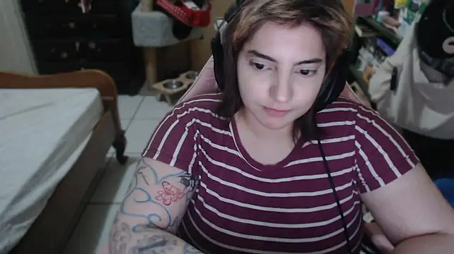 Chat XXX ao vivo de VictoriaSaintes