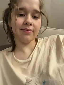 HornyGirlH Webcam show