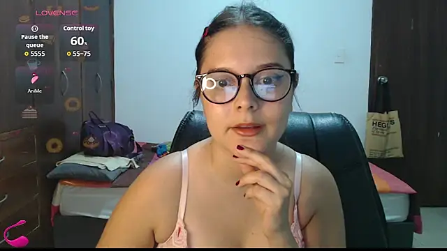 Czat XXX na żywo – MadieeLorez
