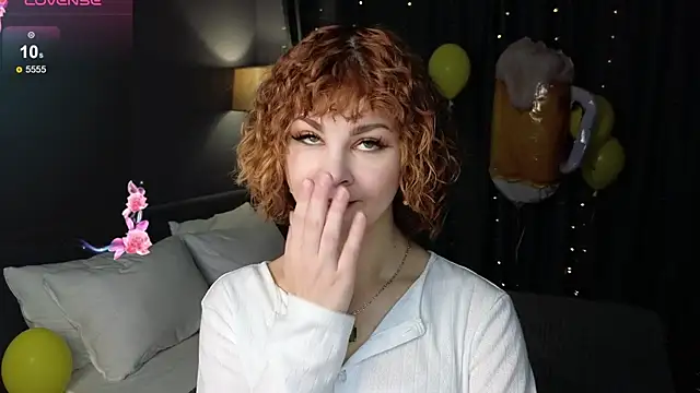Kira__Fluffy's Live XXX Chat