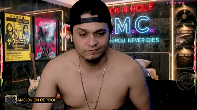 chino_roz Chat XXX in diretta