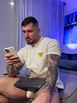 XXX chat uživo modela DimitriSullivan_