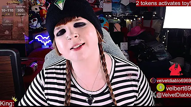 צ'אט XXX בשידור חי של VelvetDiablo