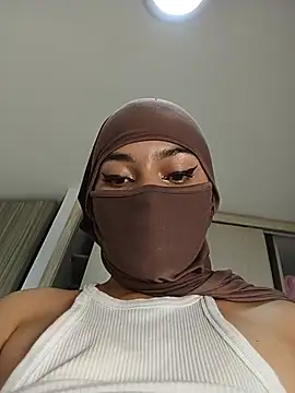 Samira_1 Adlı Modelin Canlı XXX Sohbeti