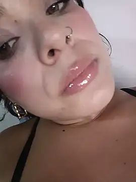 แชท XXX สดของ Valeria888