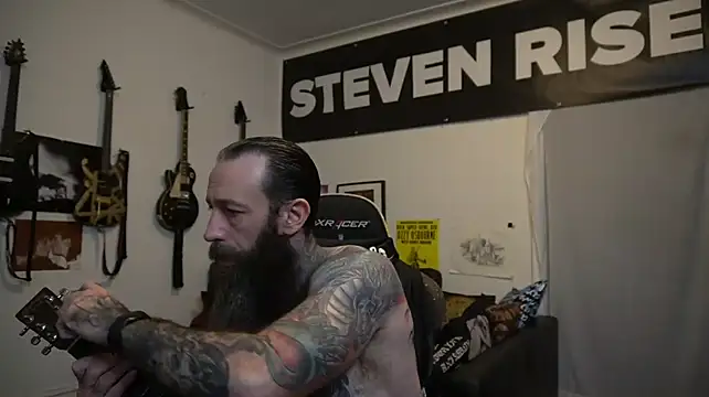 צ'אט XXX בשידור חי של StevenRiseNYC