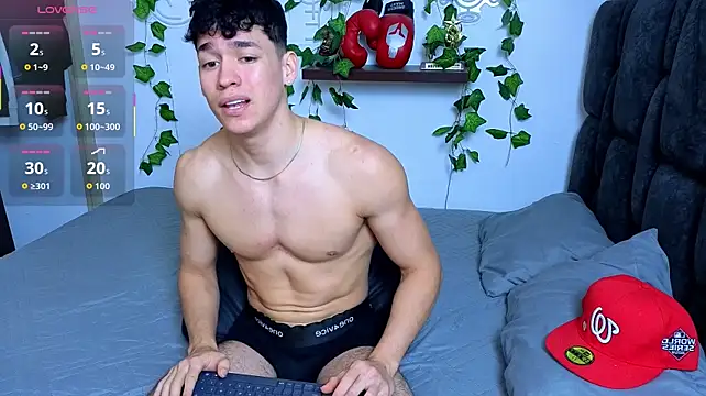 Luke_Muscle Chat XXX in diretta