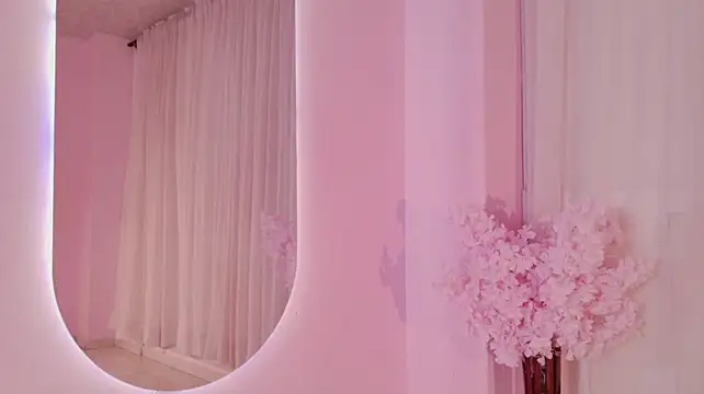 trixxie_18 XXX чат на живо