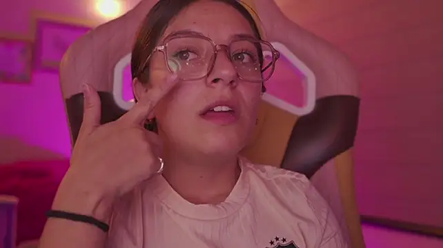XXX chat uživo modela milly_kenner