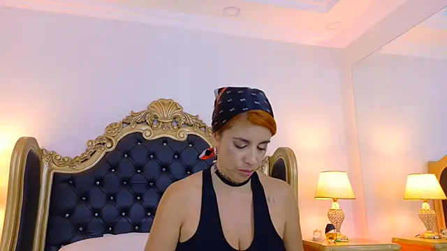 Chat XXX en directo de AdelinaVans