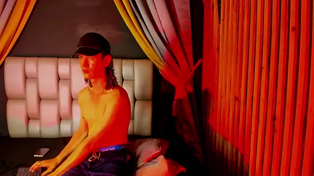 Royal_Y0ung Chat XXX in diretta