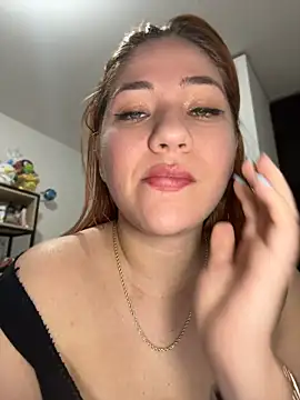 Celestedubois Adlı Modelin Canlı XXX Sohbeti